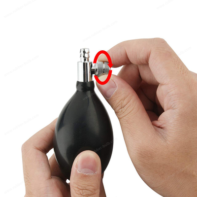 La pompe à ampoules en latex est l'outil idéal pour gonfler les appareils médicaux et les objets de loisirs