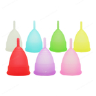 Tasses flexibles molles de période de silicone de catégorie médicale de tasses menstruelles avec le sac de stockage